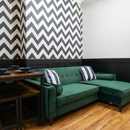 Broadway Belfast! Central Location! Sleeps 6! Exterior photo