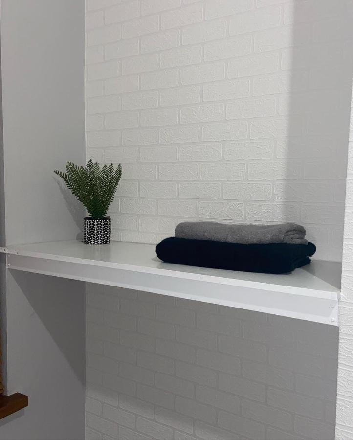 Broadway Belfast! Central Location! Sleeps 6! Exterior photo