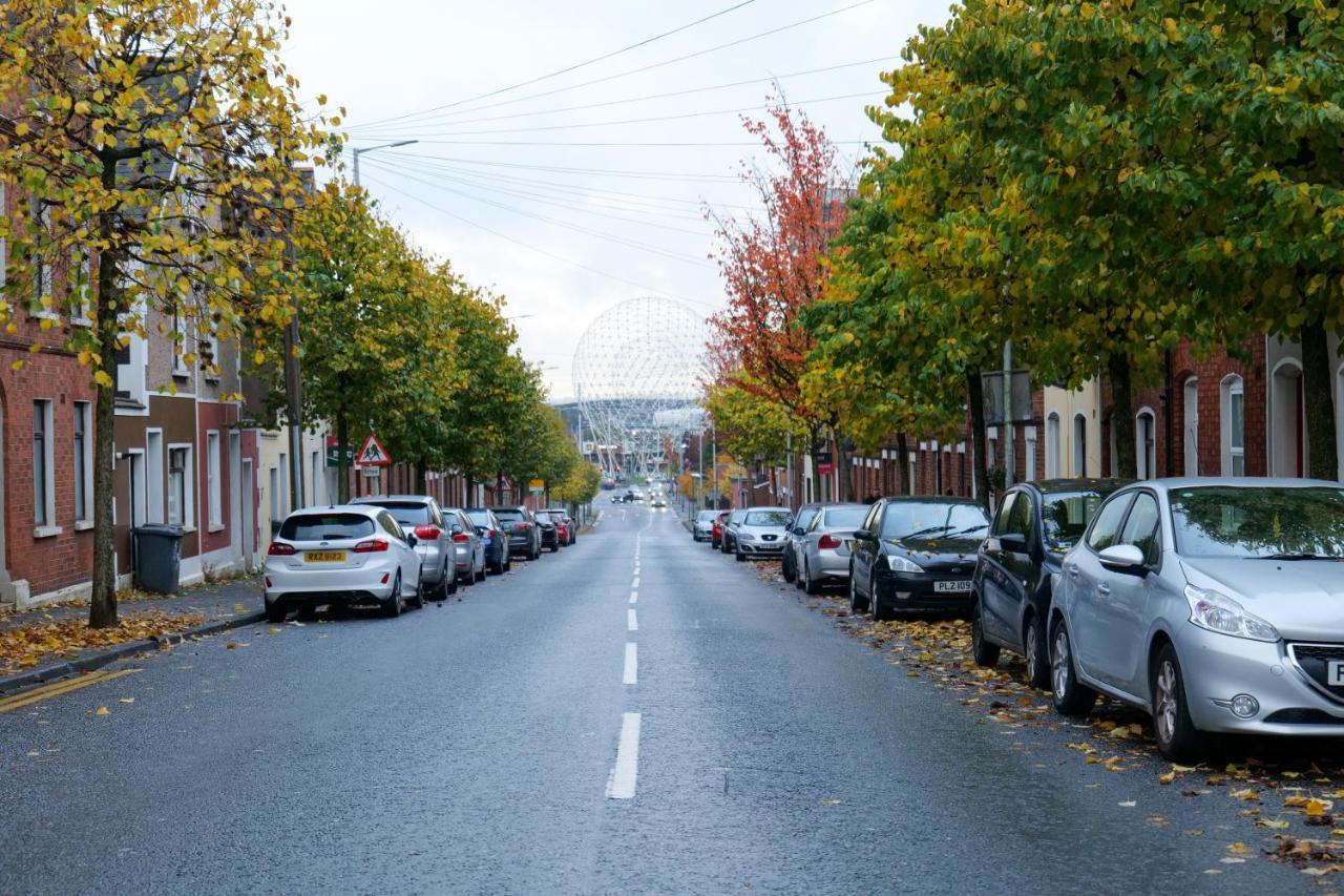 Broadway Belfast! Central Location! Sleeps 6! Exterior photo