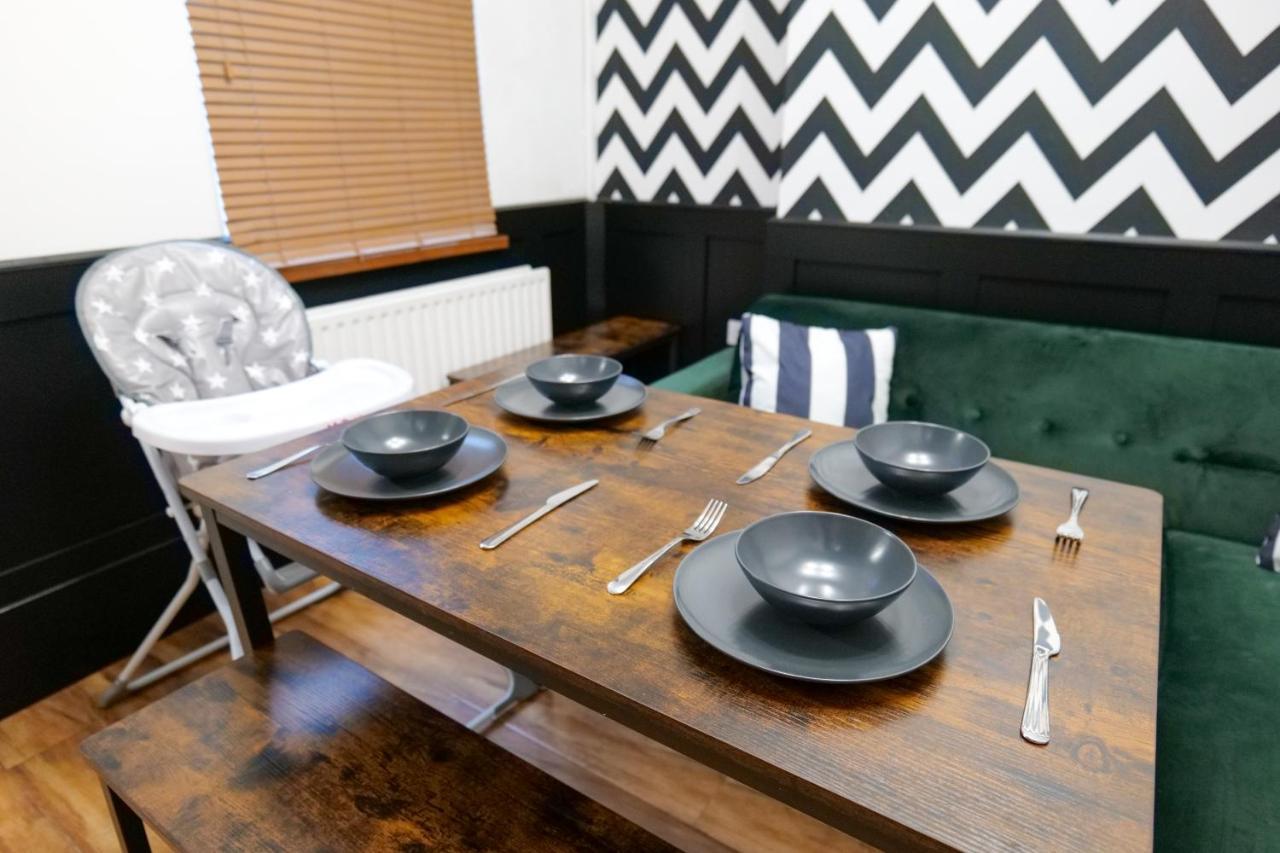 Broadway Belfast! Central Location! Sleeps 6! Exterior photo